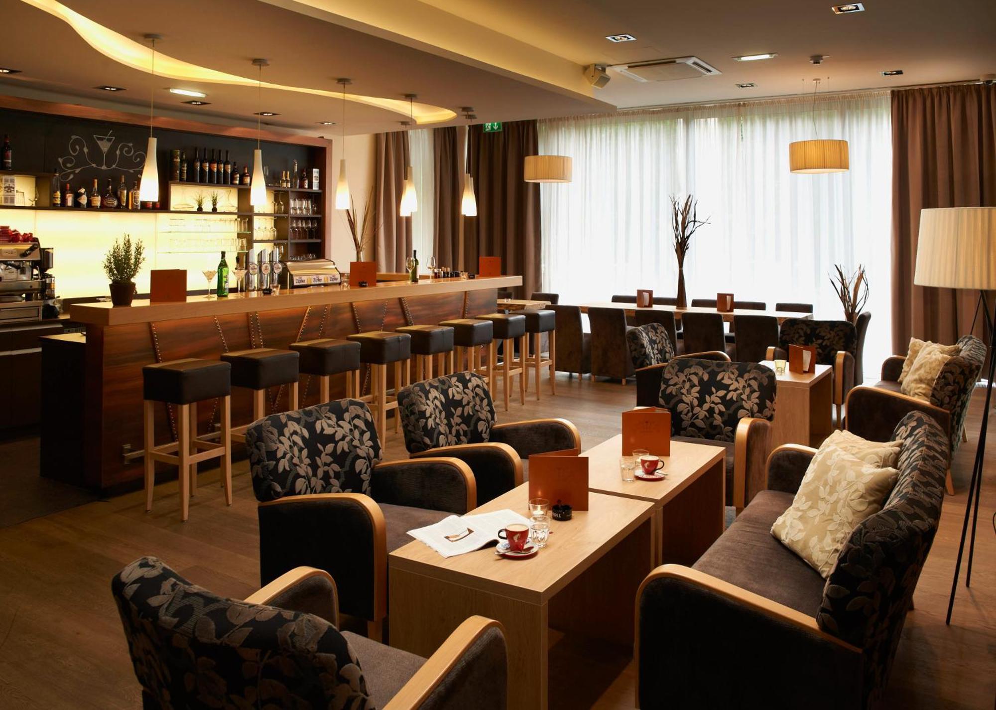 Hotel Krainerhuette Μπάντεν Εξωτερικό φωτογραφία